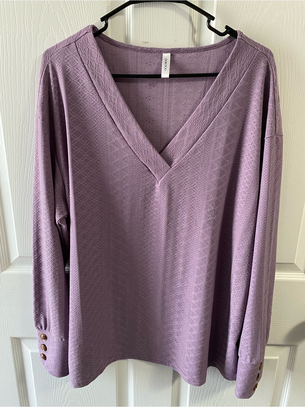 Textured V-Neck Long Sleeve Top in Lavender